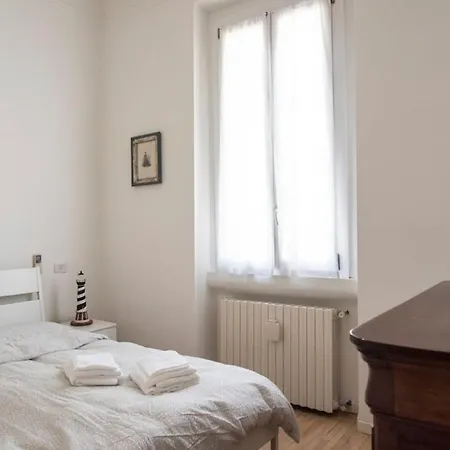 Joivy Classic Flat Near Basilica Di Sant'ambrogio Apartament Mediolan
